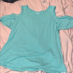 Adorable open shoulder top💕